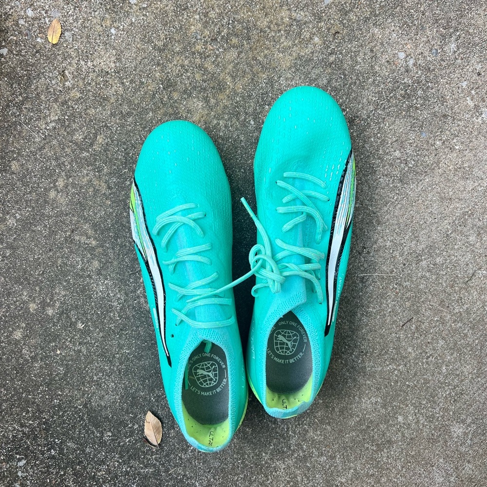 Puma Ultra Ultimate Women’s Soccer Cleats Green FG/AG 8.5
